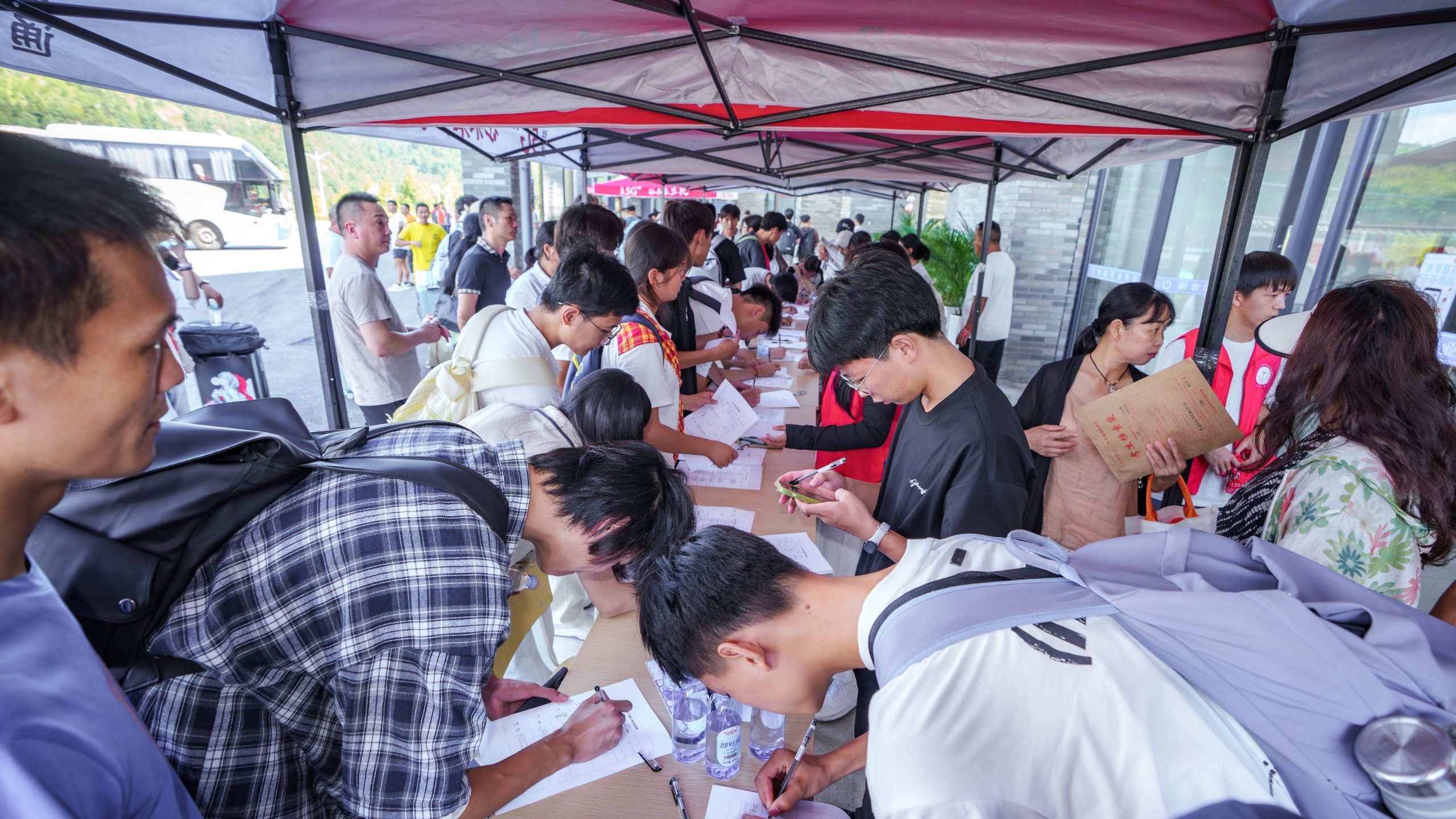 直击迎新现场|我校2025级新生报到啦