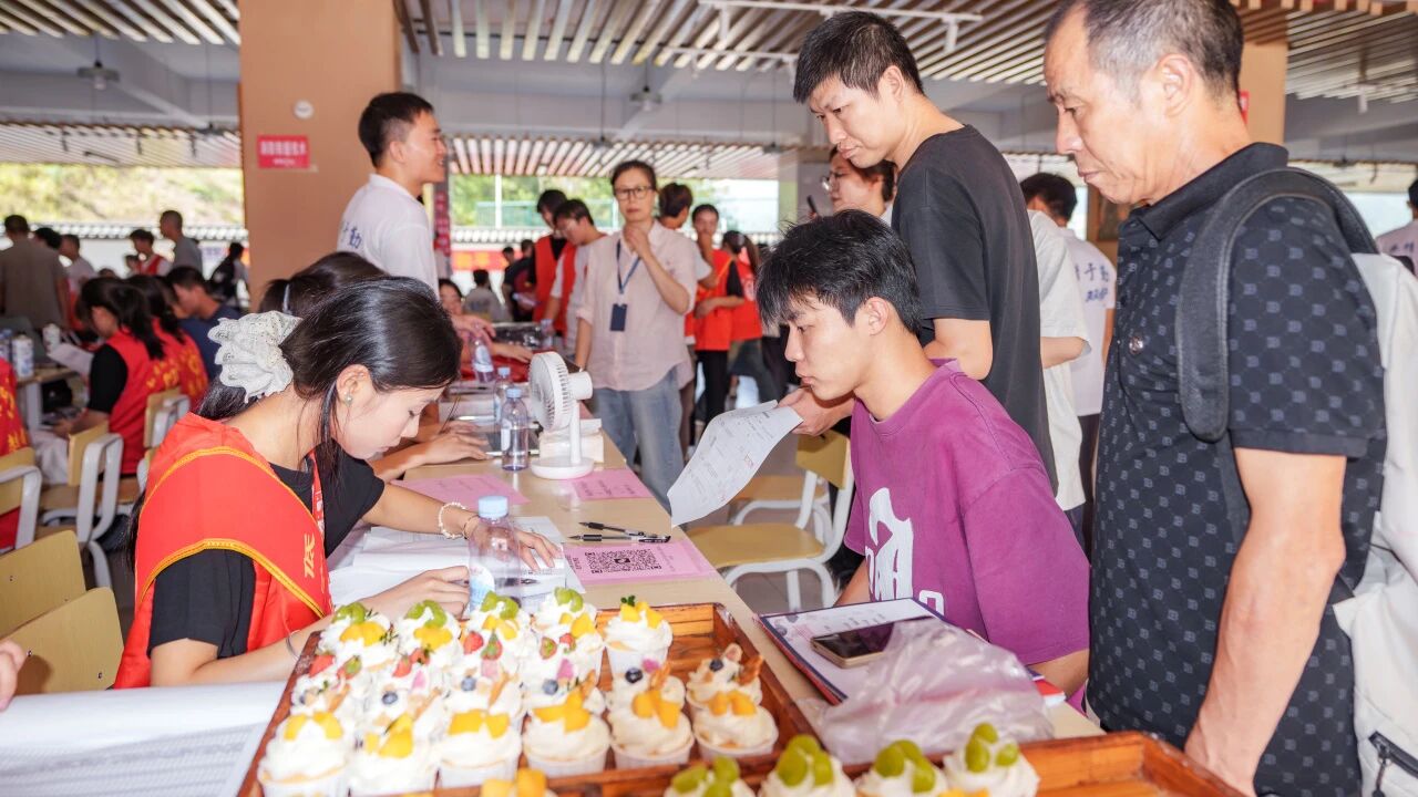 直击迎新现场|我校2025级新生报到啦