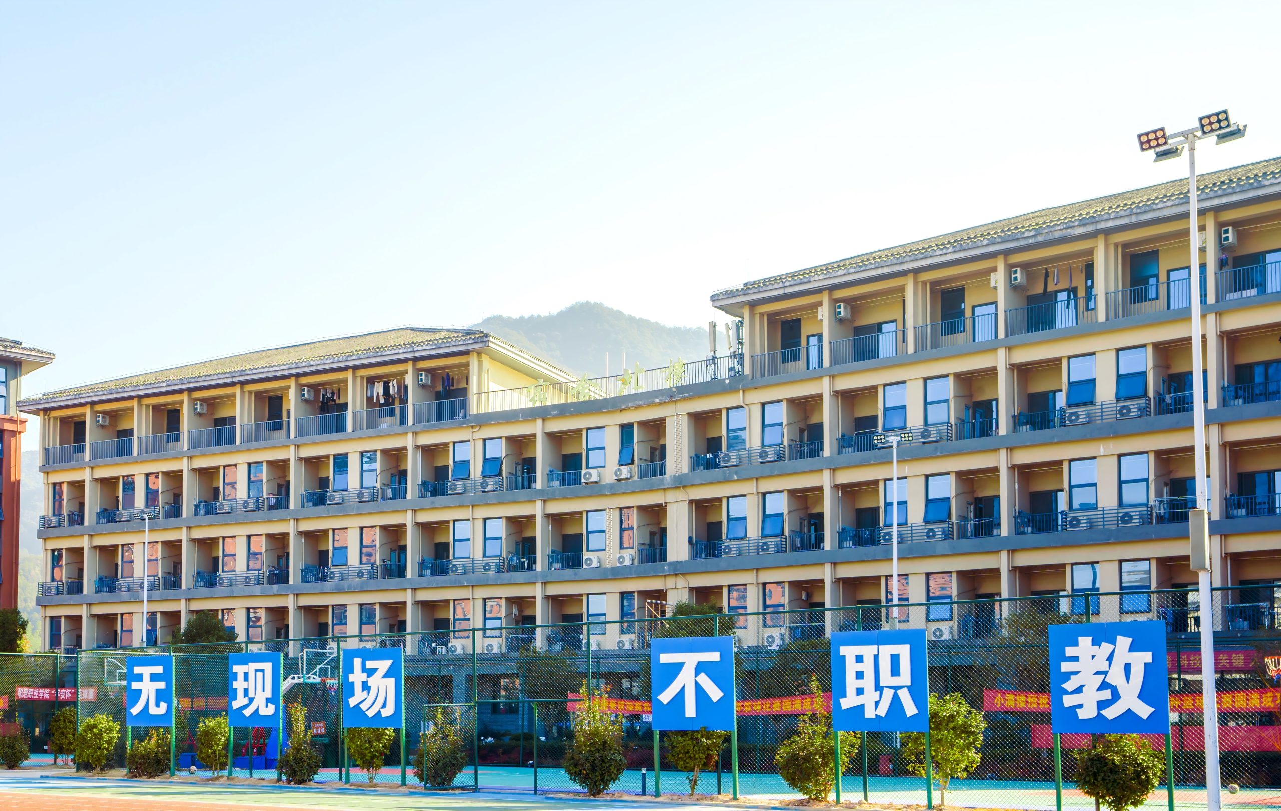 直击迎新现场|我校2025级新生报到啦