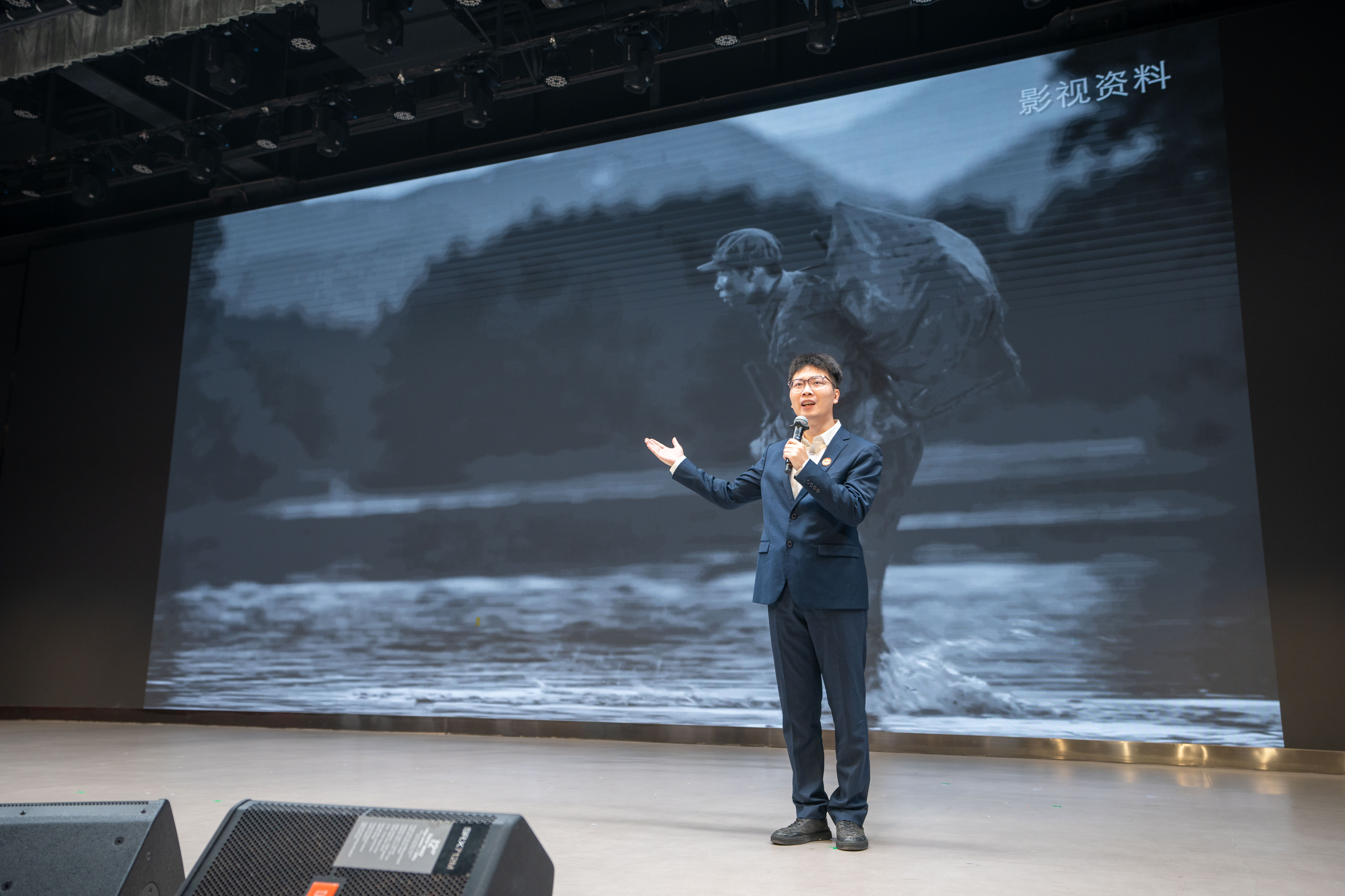 钟灵讲坛第二十四讲 | 长征精神永放光芒，时代青年接续奋斗——于都长征源宣讲团走进我校