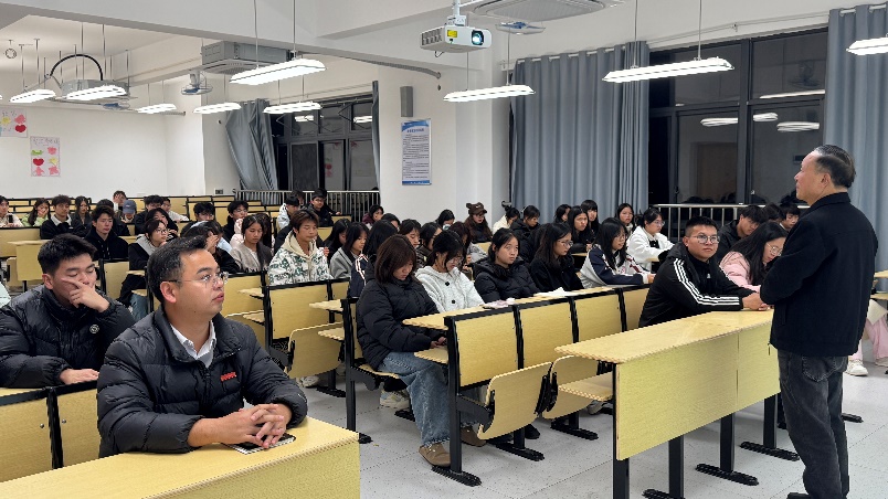 锻造中坚力量，赋能班级未来 ——现代服务业产业学院举行班委骨干培训见面会