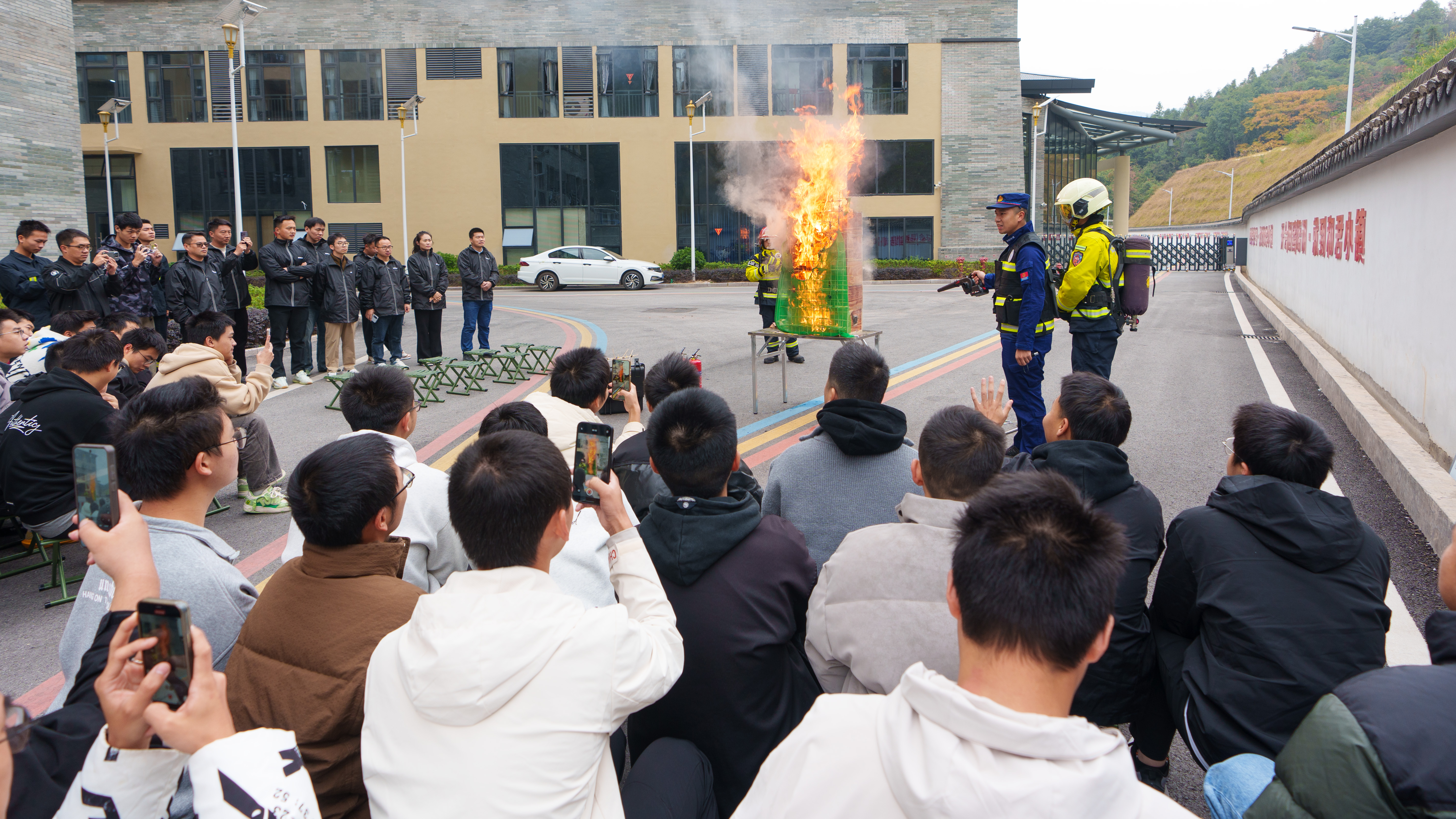 我校消防救援技术专业开展高层建筑火灾模拟实验