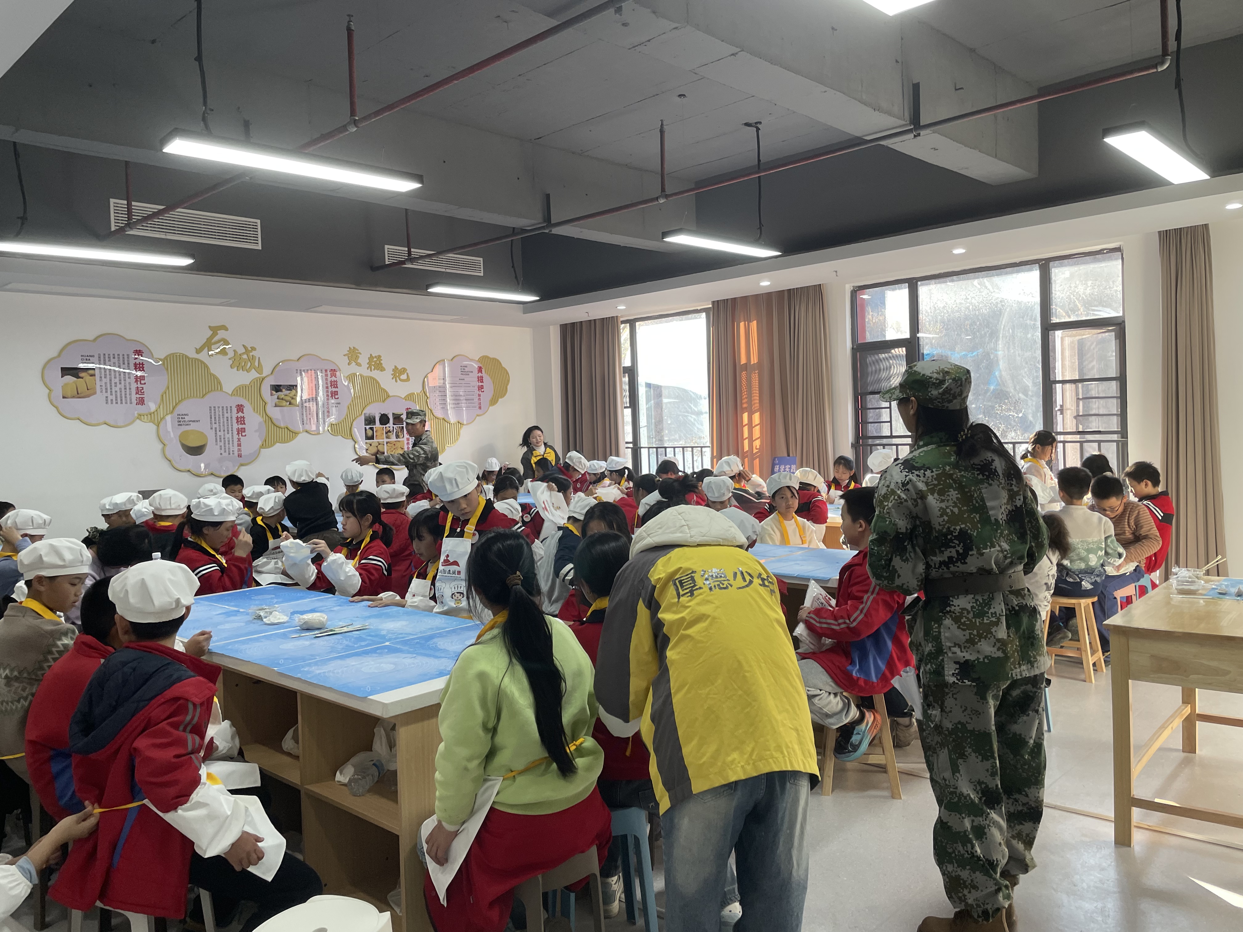 教学相长强能力 知行合一育新苗 ——现代服务业产业学院2024级研学学生开展特色实践活动