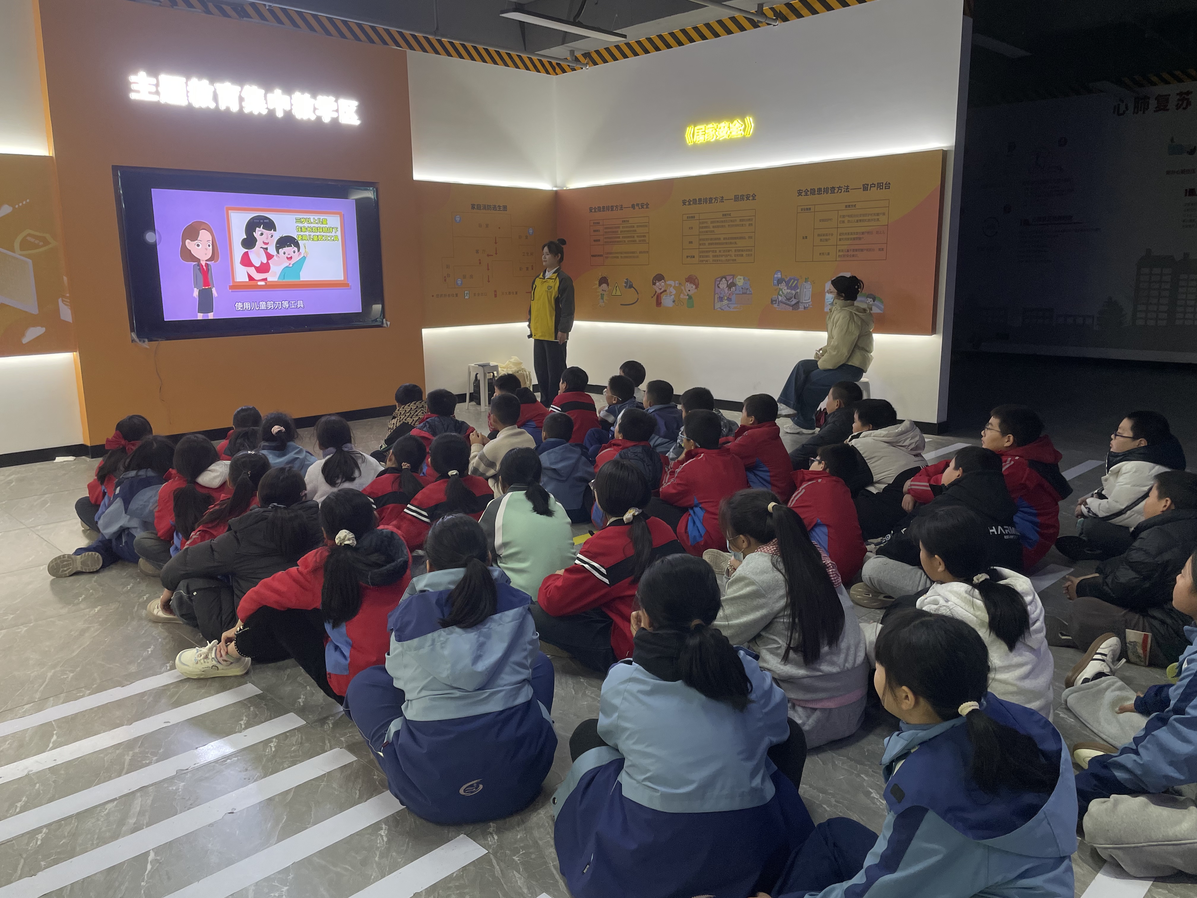 教学相长强能力 知行合一育新苗 ——现代服务业产业学院2024级研学学生开展特色实践活动