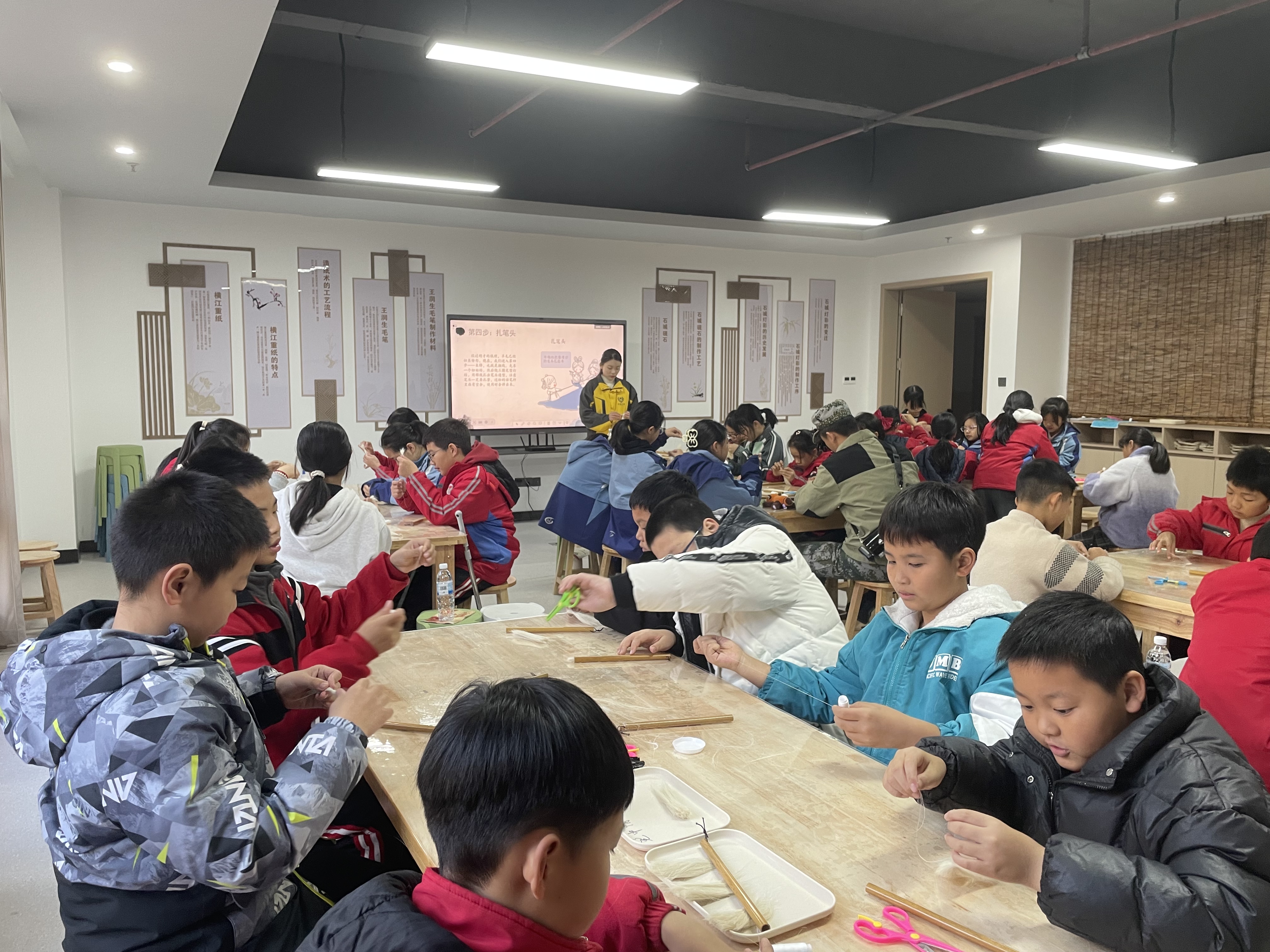 教学相长强能力 知行合一育新苗 ——现代服务业产业学院2024级研学学生开展特色实践活动