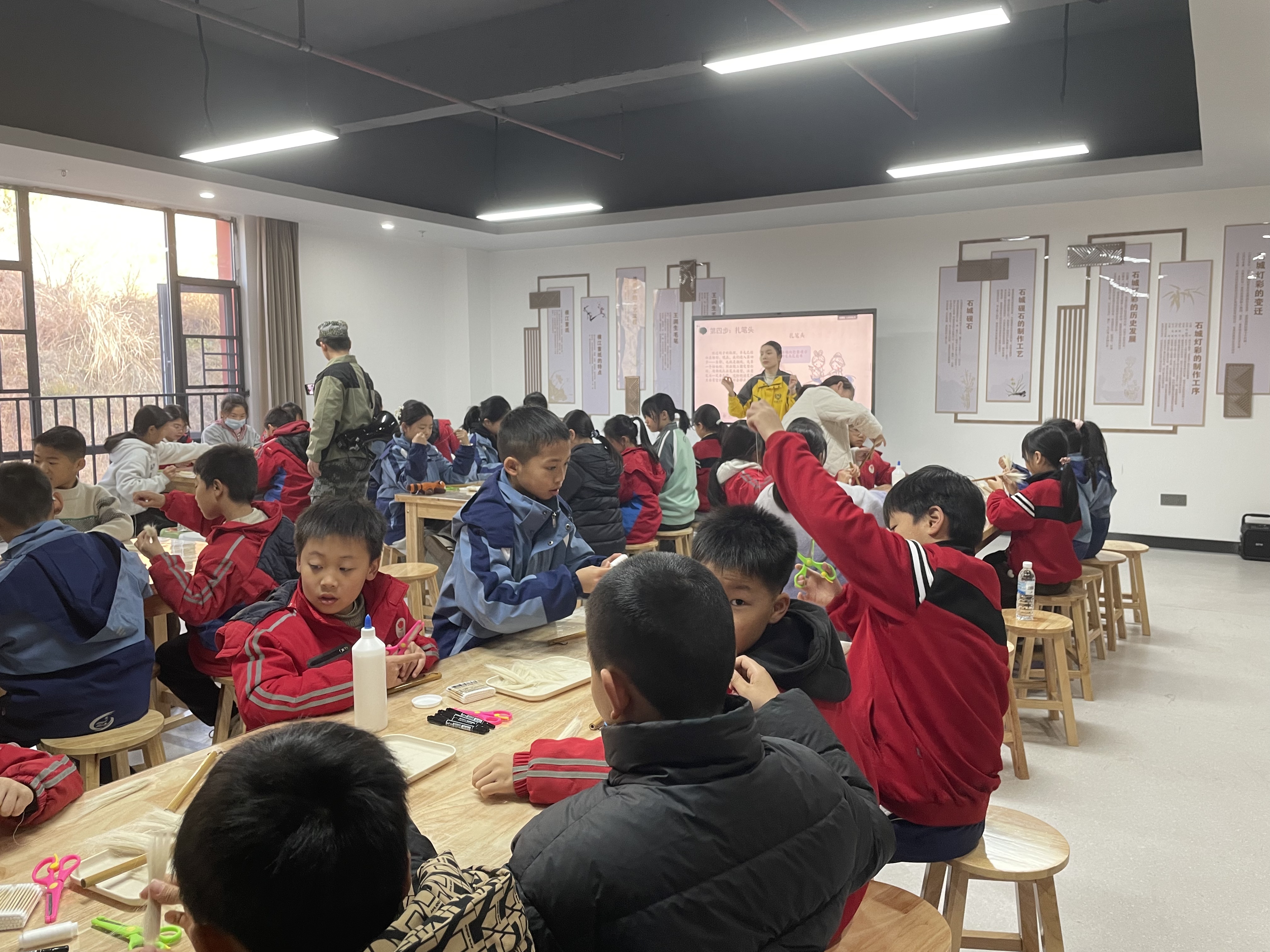 教学相长强能力 知行合一育新苗 ——现代服务业产业学院2024级研学学生开展特色实践活动