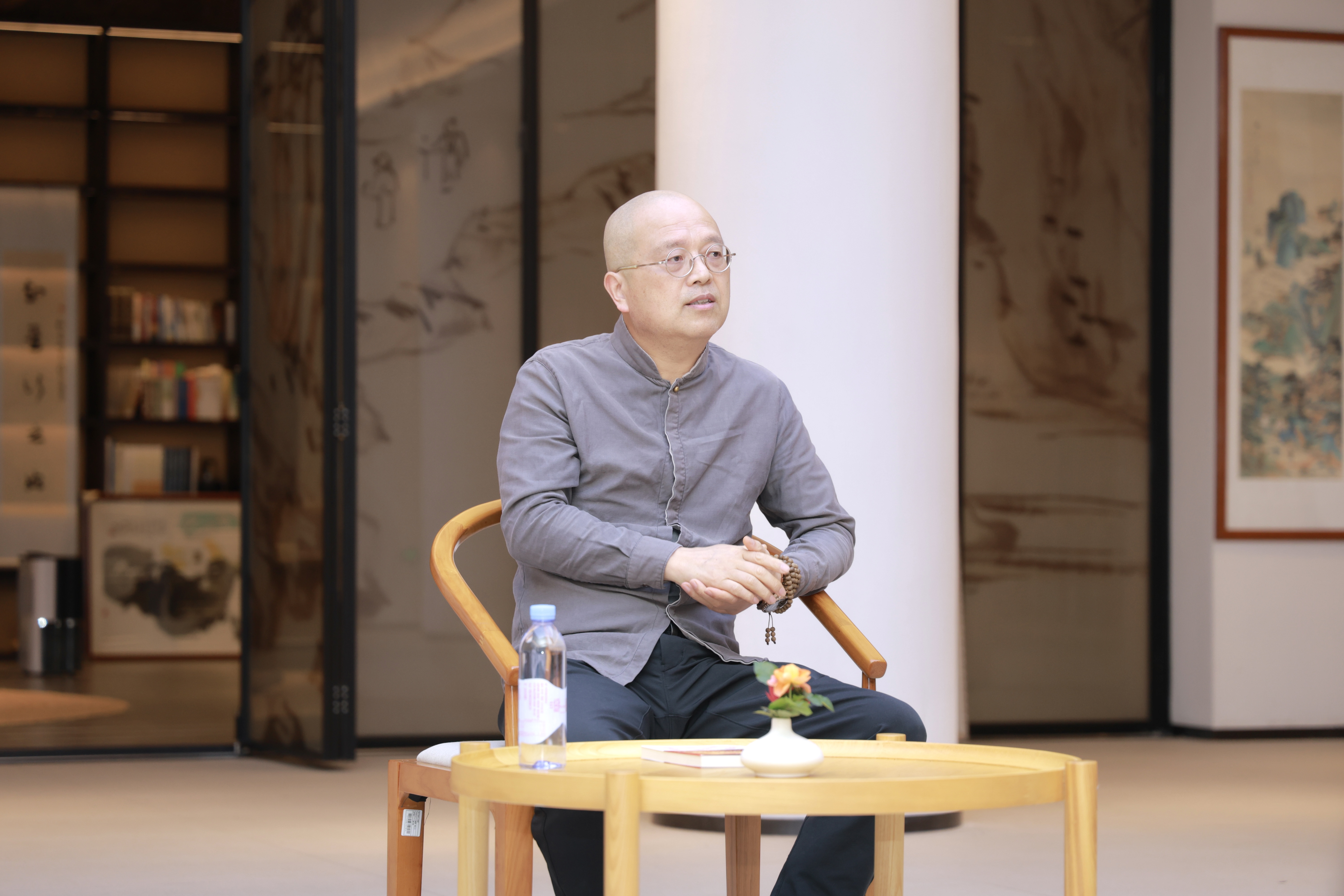 现代服务业产业学院系列读书活动之“三度书院·晒书雅集”成功举办