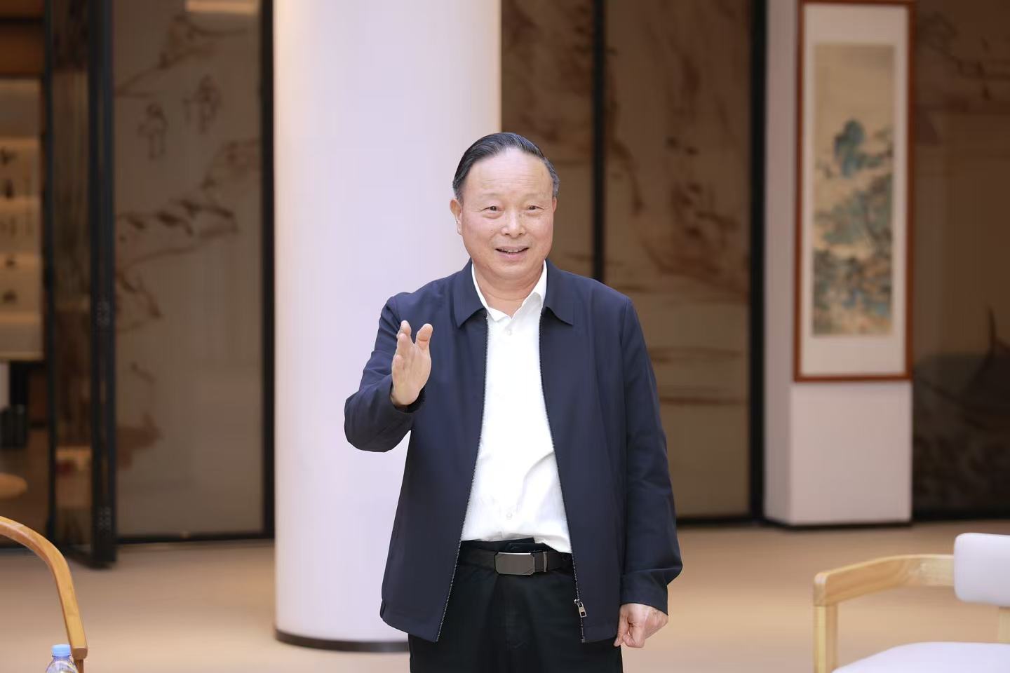 现代服务业产业学院系列读书活动之“三度书院·晒书雅集”成功举办