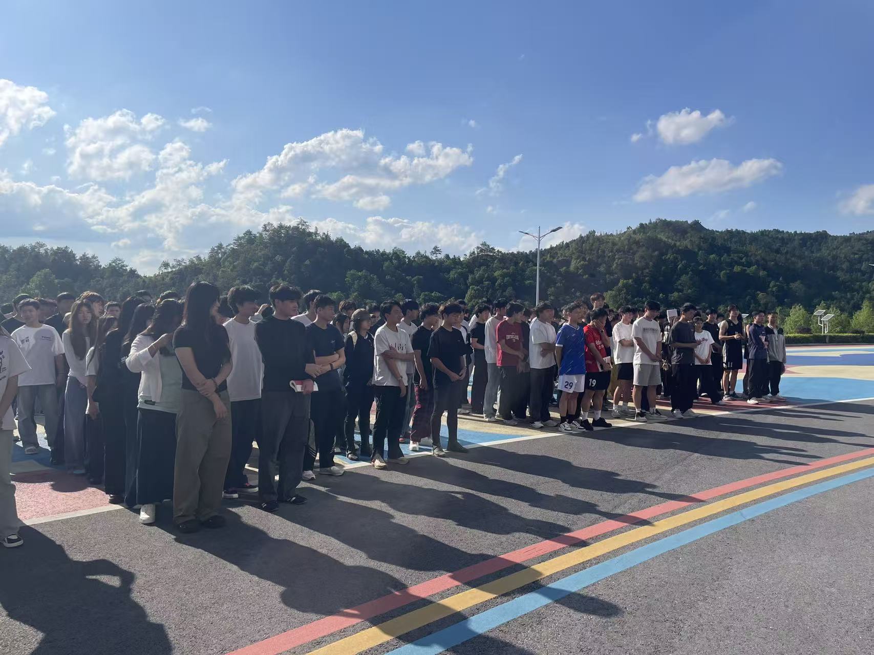 我校和鸣体育产业学院开展5月消防应急疏散演练
