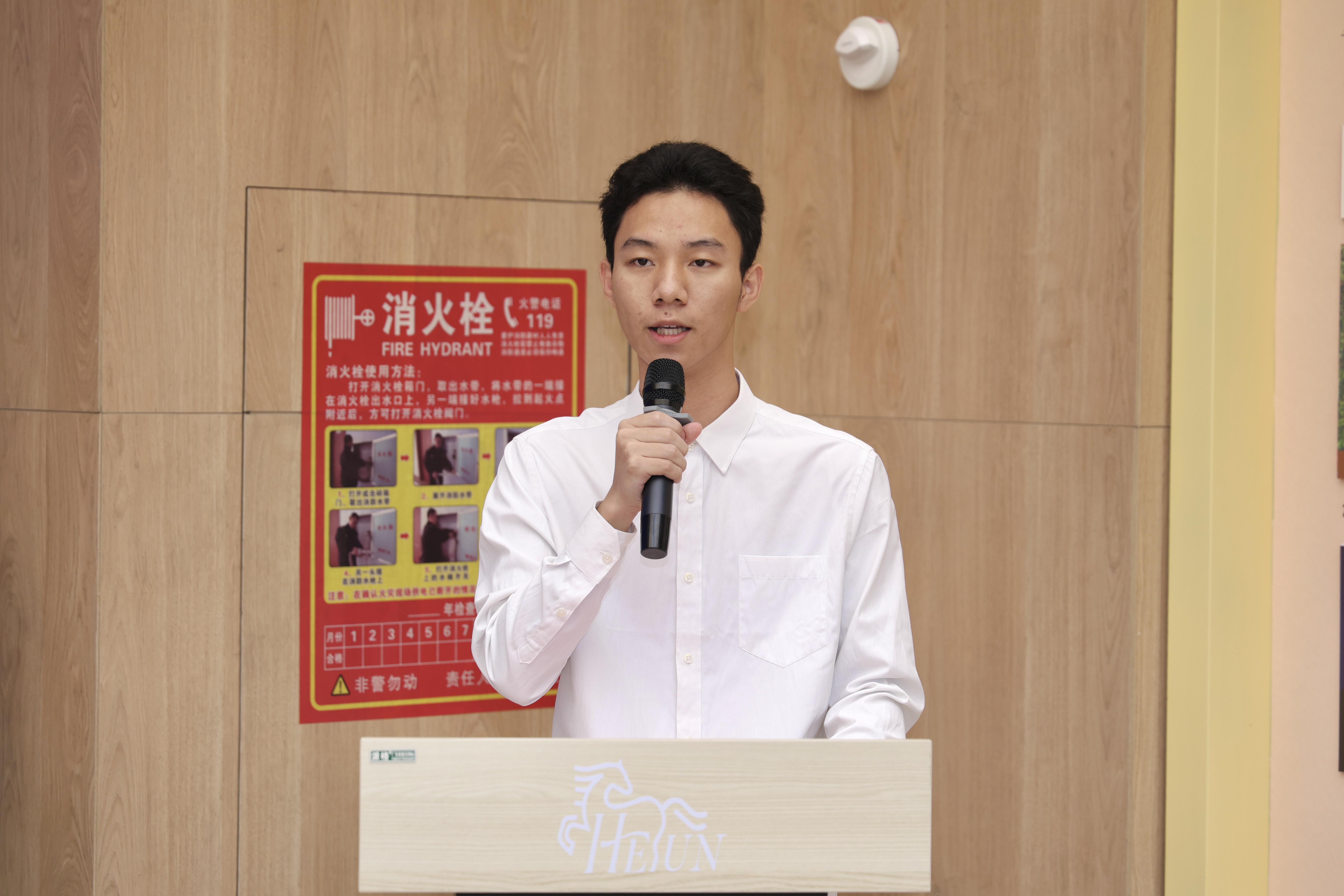 技能成才 智驭低空｜我校低空经济产业学院职业教育活动周启幕