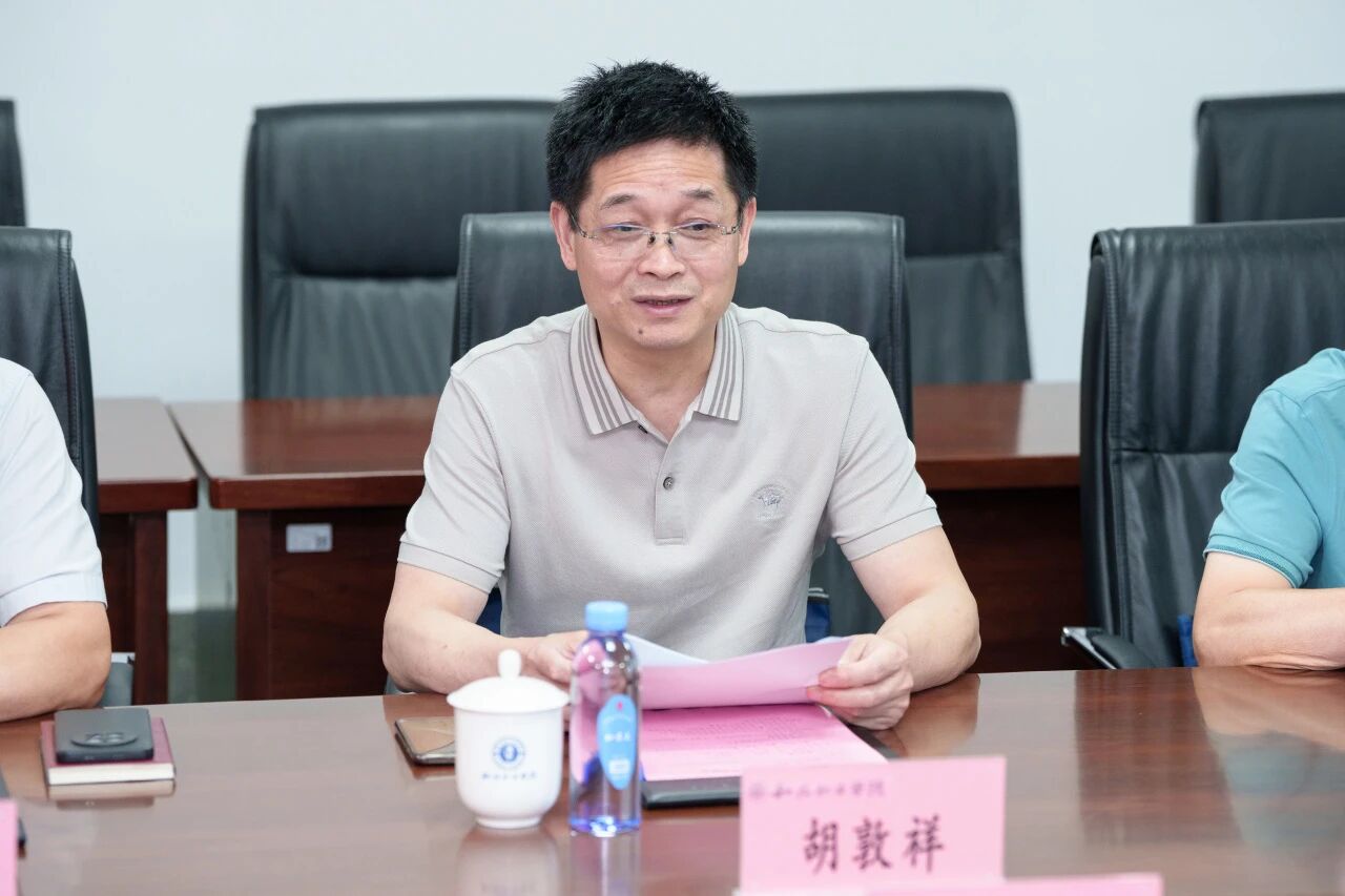 党建结对聚合力 携手同行促发展 ——赣州市公办、民办高校党建结对共建工作部署会在我校举行