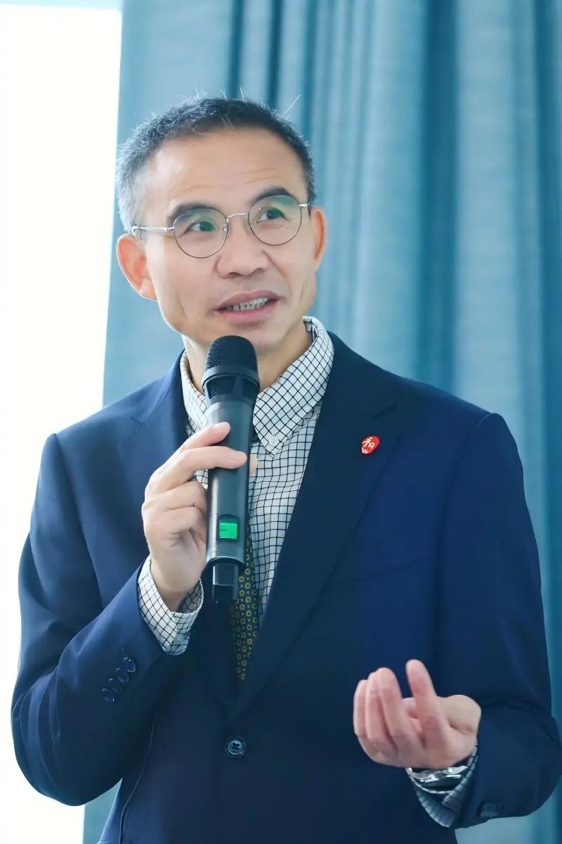 对话王明夫:“我是土色,像大地一样的颜色”
