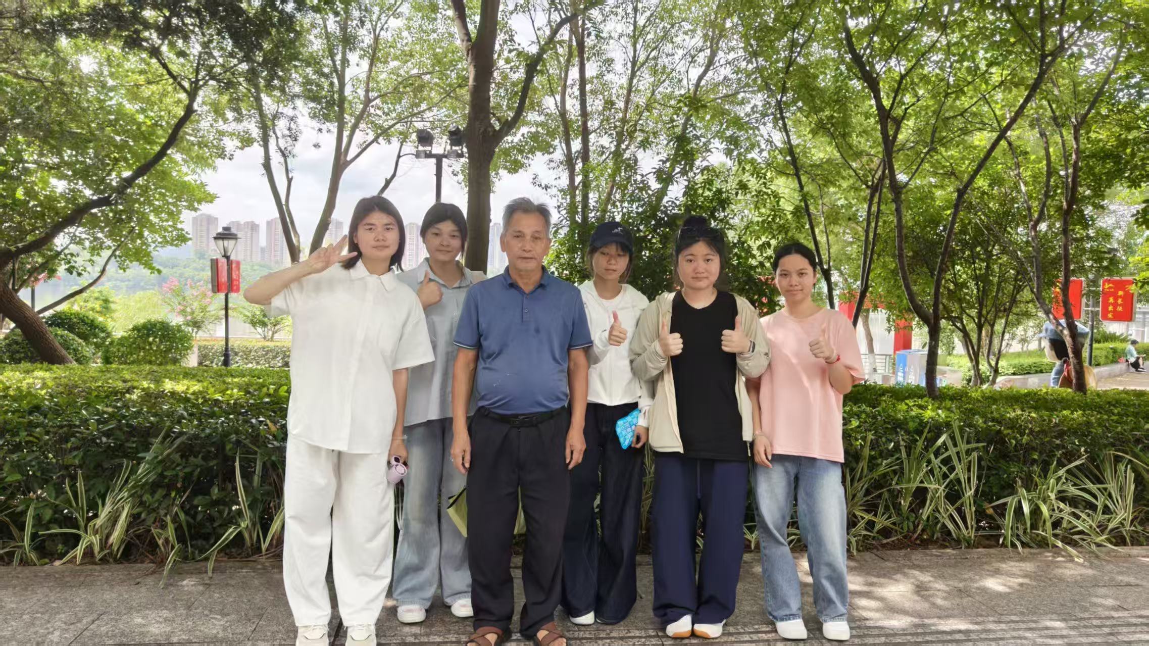 一元闯市井 实践炼青春 ——我校学子在于都街区开启超燃城市生存挑战