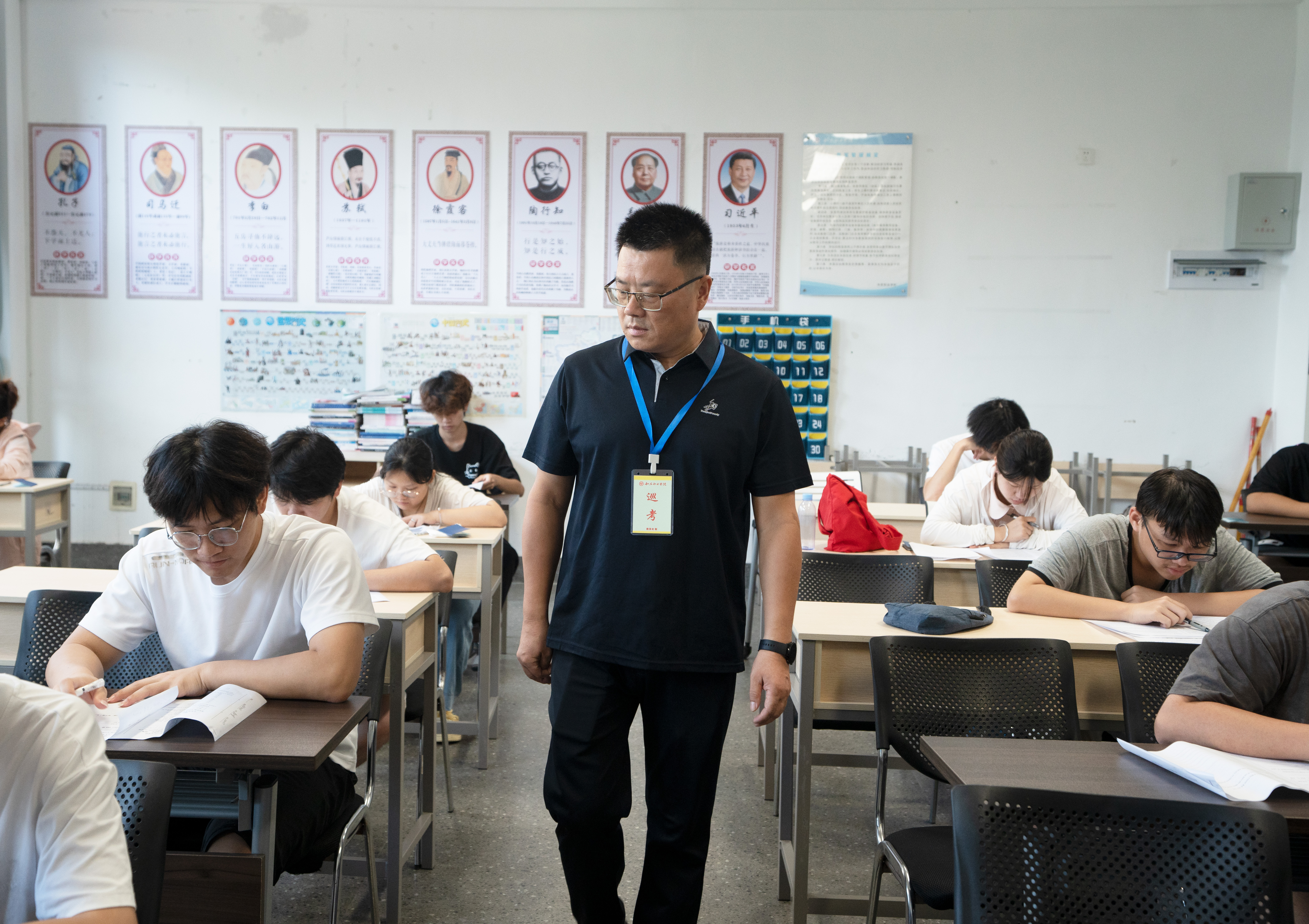 抓实考务细节 涵养优良校风—— 我校2025-2026学年第二学期期末考试圆满收官