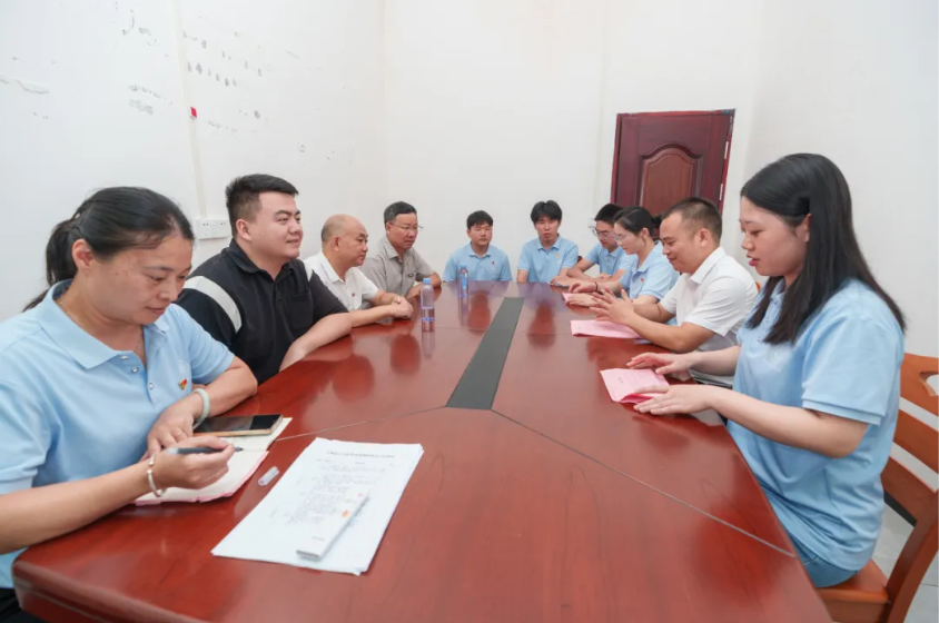 王德平一行走访慰问暑期“三下乡”社会实践团