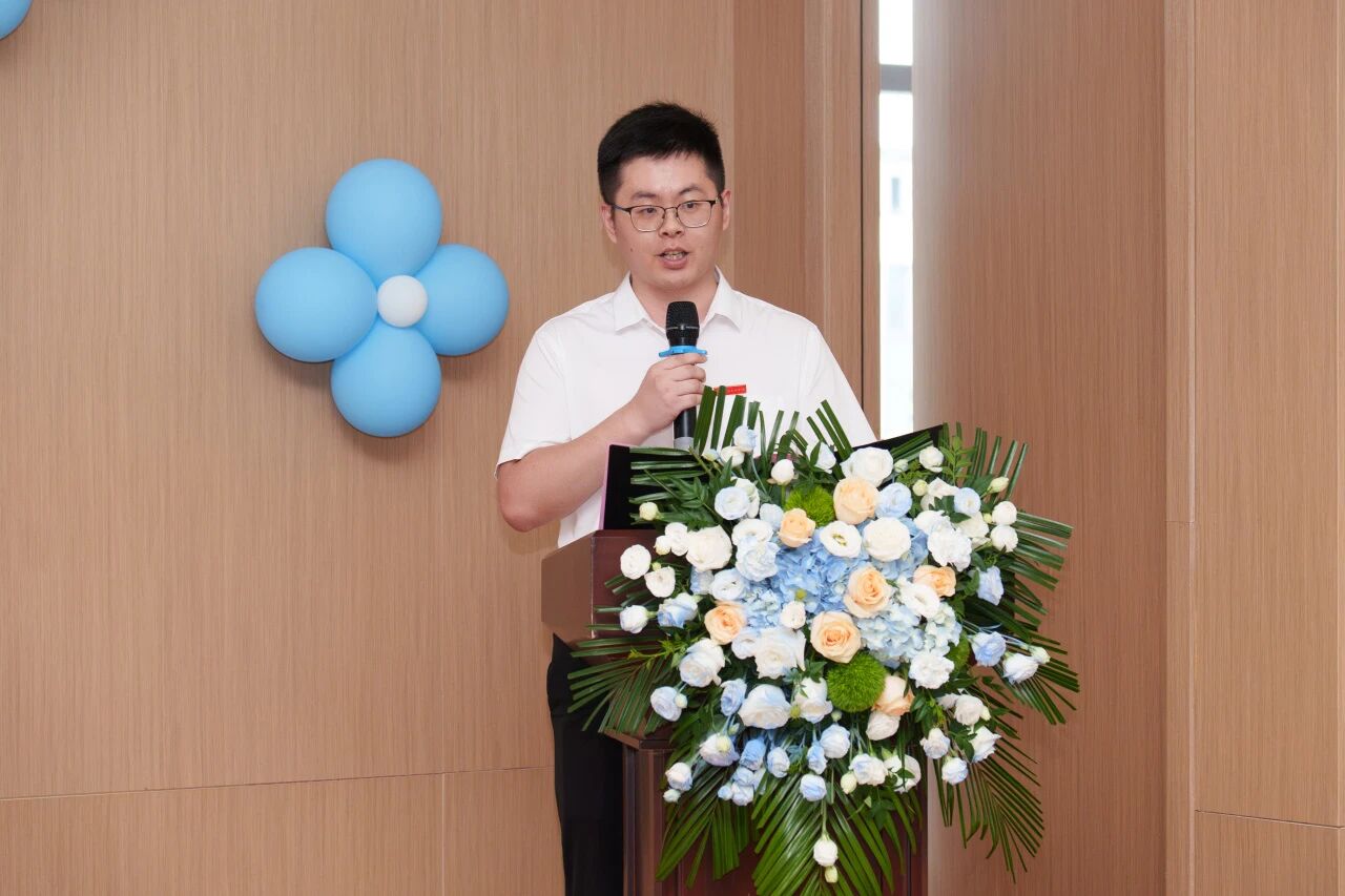 车间里的毕业典礼：我校2026 届毕业典礼乾照光电分会场温情落幕