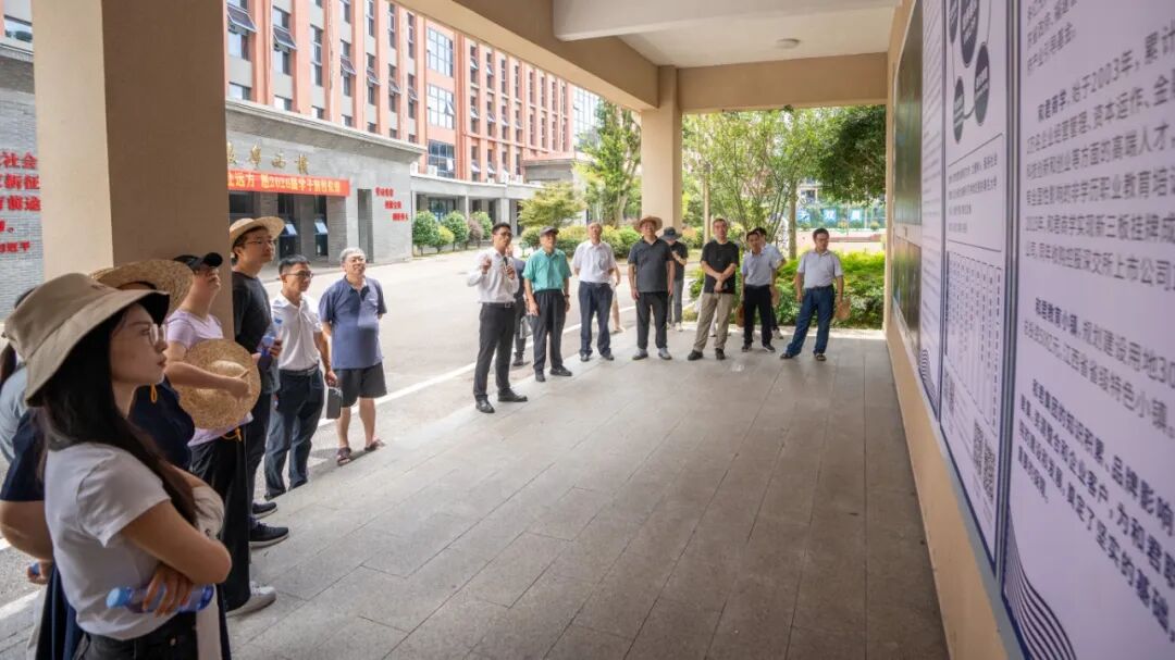 汇聚港赣智源 共探学科融合 —— 首届 “敢为人先” 港赣多学科论坛在我校顺利举行