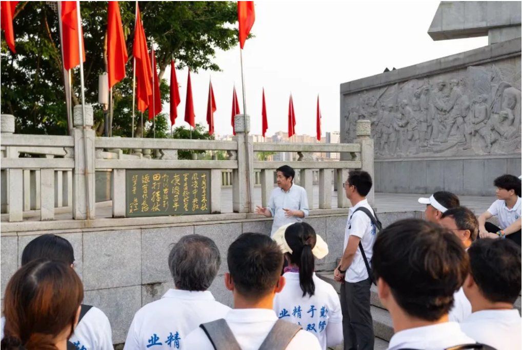 【江西日报】赖章盛:把长征精神讲进学子心坎里