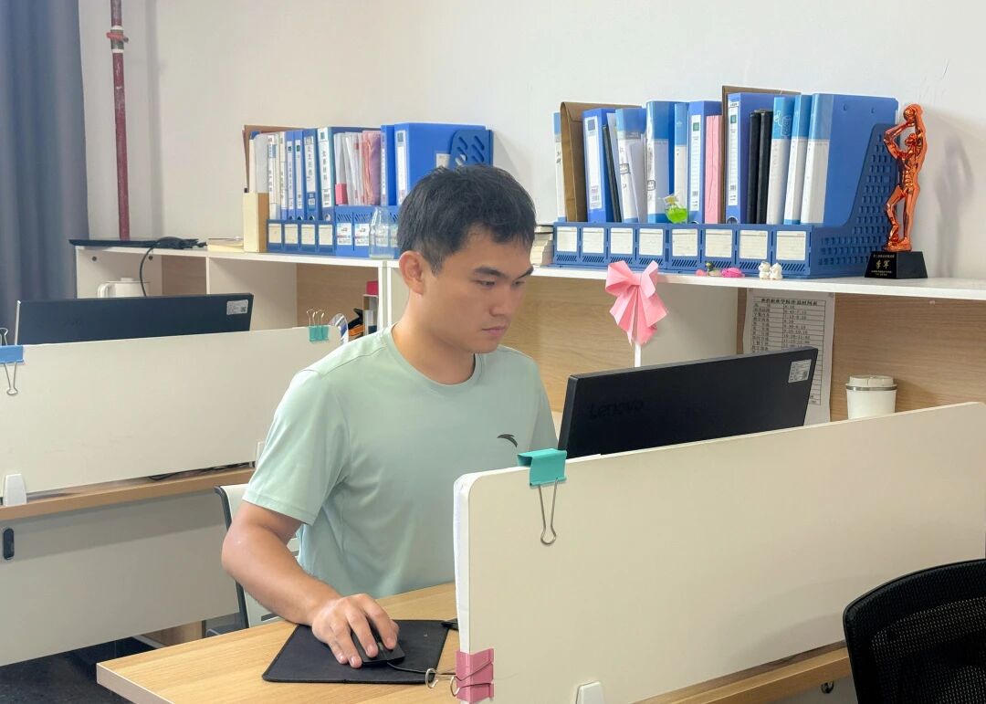 致敬第42个教师节 | 以荣誉致敬耕耘,以初心共赴新程