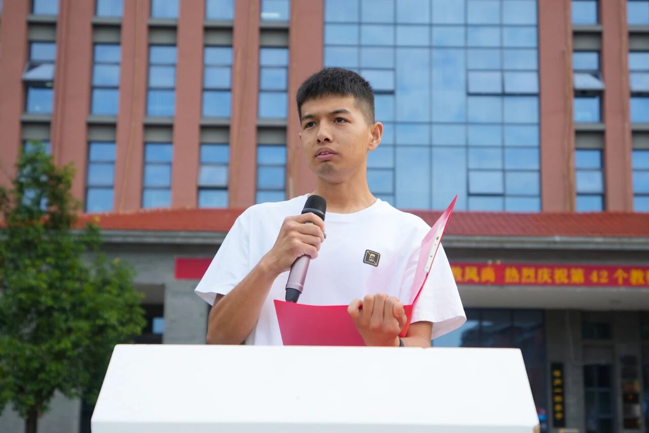 我校2026级新生入学教育顺利结营