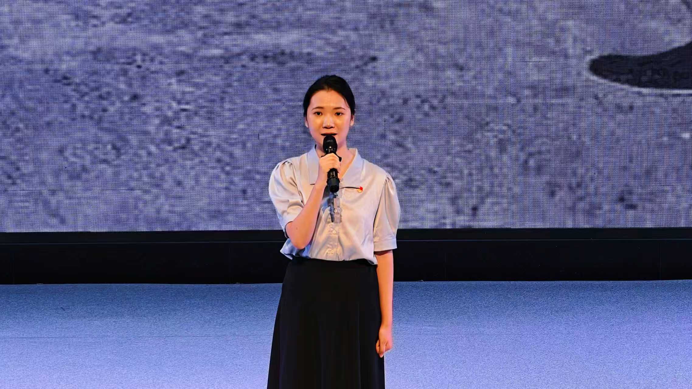 九秩薪火映初心 德技砺匠新长征 ——和君职业学院组织开展纪念长征胜利 90 周年主题徒步拉练