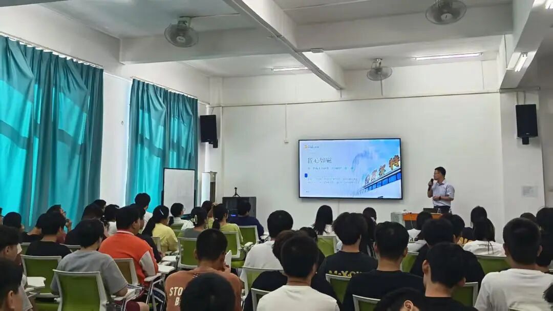 “赣州工匠”戚植奇来校作工匠精神专题讲座