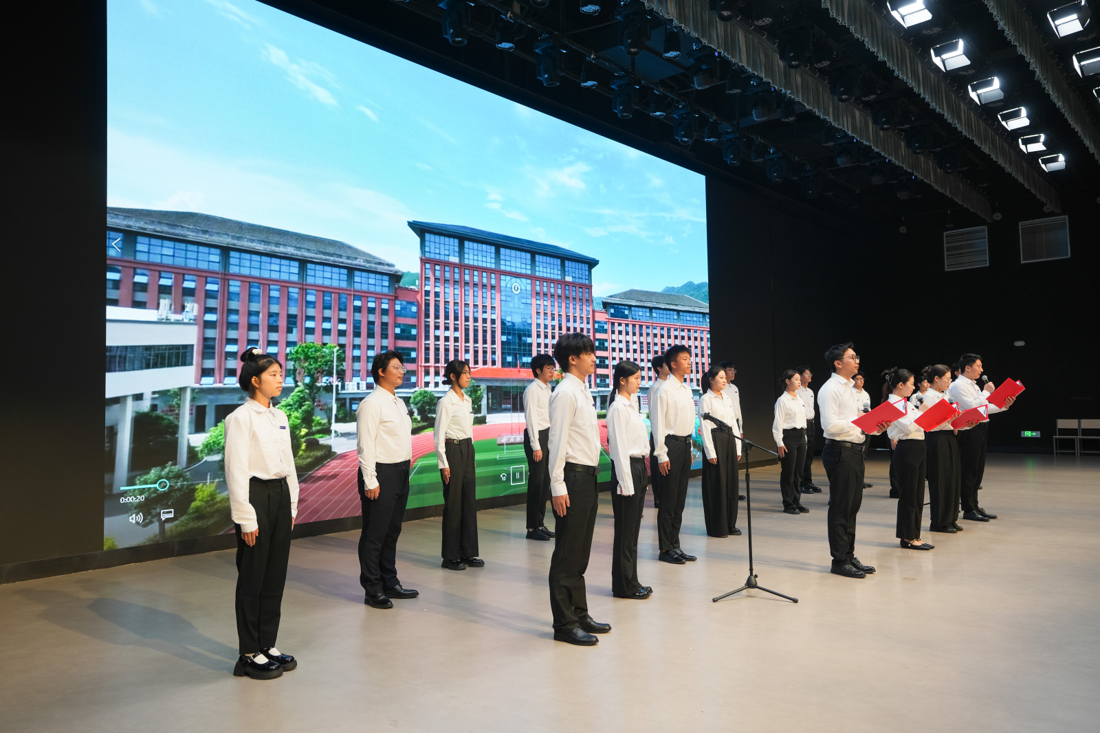 和君职业学院建校五周年纪念暨2026级开学典礼隆重举行