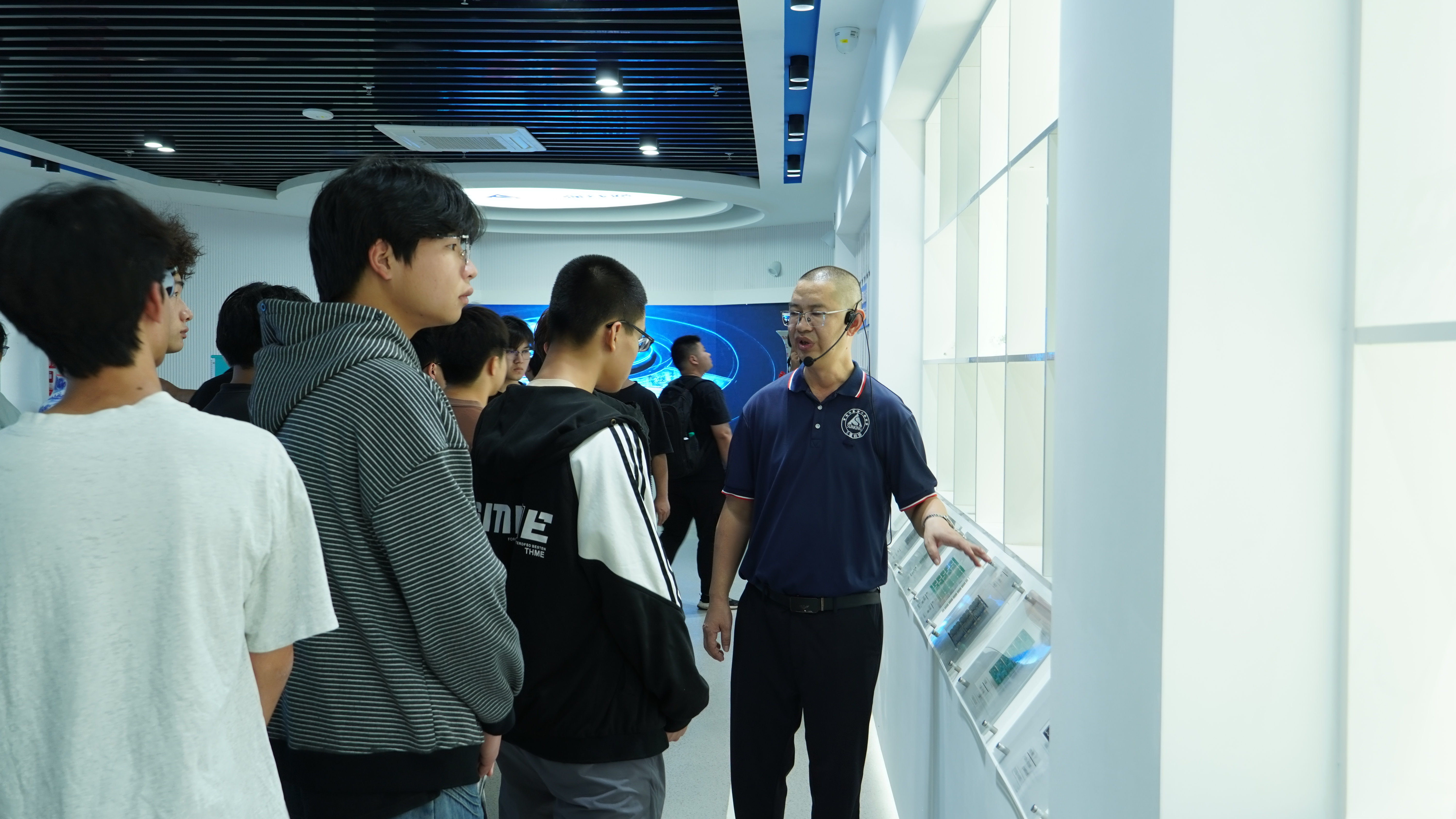 踏访智造沃土 链育稀金匠心——我校稀金产业学院赴万安县工业园区开展产业研学